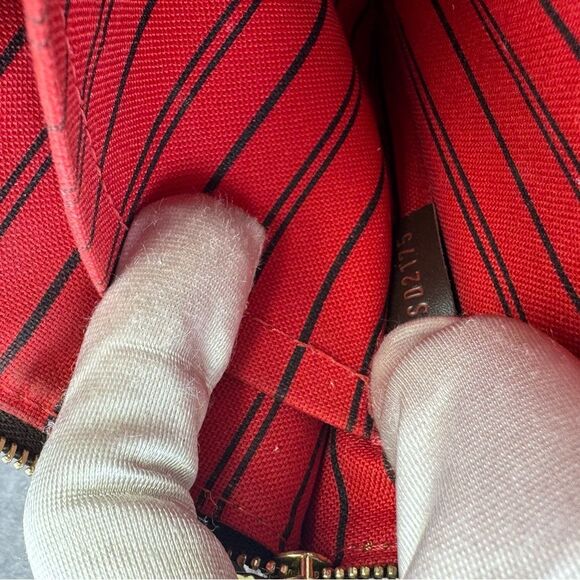 Louis Vuitton Damier Ebene Neverfull Pochette Wristlet Bag - Picture 14 of 14